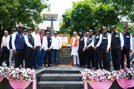विधायक ललित चंद्राकर ने शहीद कौशल यादव "वीर चक्र" के 27वें स्मरण दिवस पर दी श्रद्धांजलि... 1 विधायक ललित चंद्राकर ने शहीद कौशल यादव "वीर चक्र" के 27वें स्मरण दिवस पर दी श्रद्धांजलि...