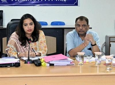 राजस्व वसूली में तेजी लाने आयुक्त ने ली समीक्षा बैठक; एजेंसी को समय पर कर वसूली के दिए कड़े निर्देश 1 राजस्व वसूली में तेजी लाने आयुक्त ने ली समीक्षा बैठक; एजेंसी को समय पर कर वसूली के दिए कड़े निर्देश