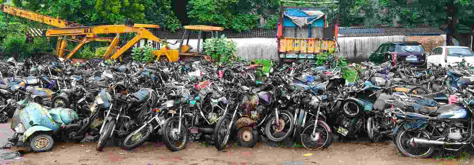 थाना परिसरों से हटेंगे वर्षों पुराने 343 लावारिस वाहन...