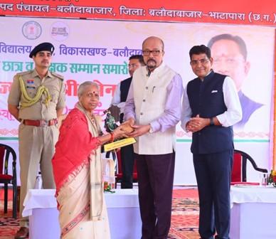लक्ष्य को जुनून बनाकर मेहनत करें, सफलता जरूर मिलेगी: राज्यपाल रमेन डेका...