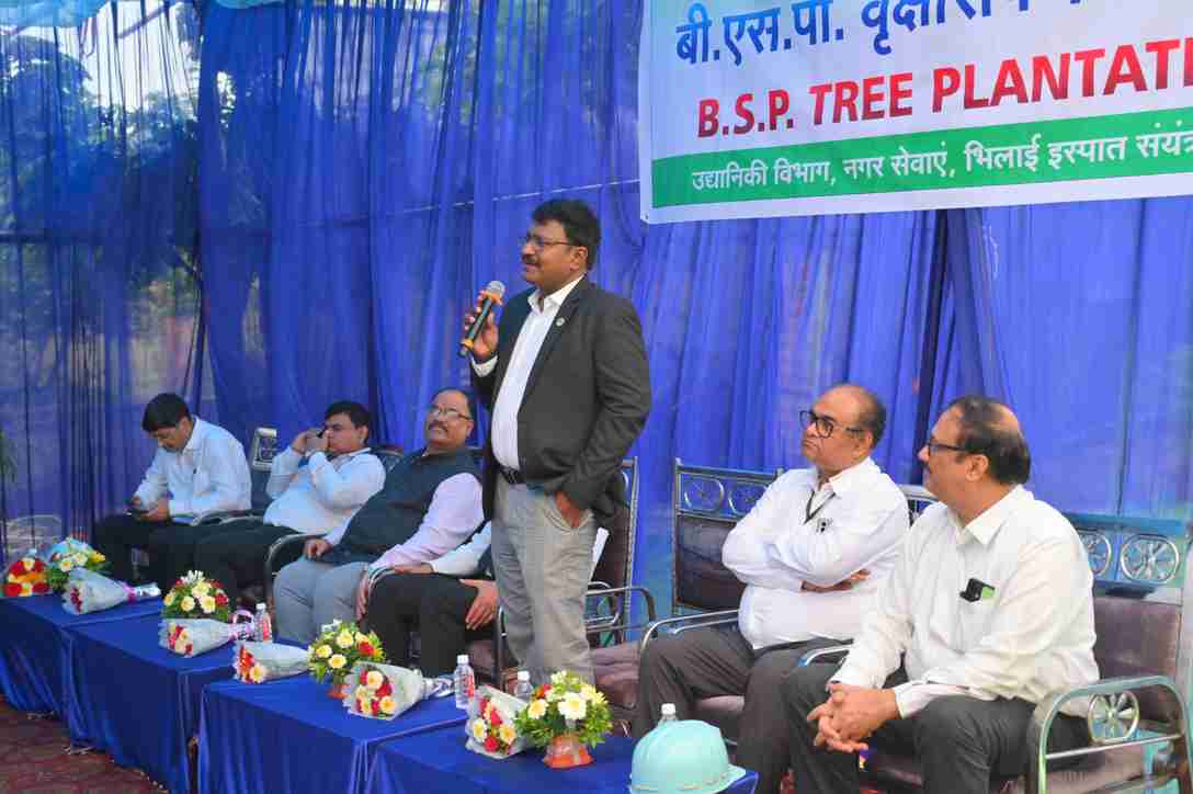 भिलाई इस्पात संयंत्र के दौरे पर आये टी.एन. नटराजन ने मिल्स प्रदर्शन की समीक्षा कर महत्वाकांक्षी लक्ष्य तय करने का दिया संदेश...