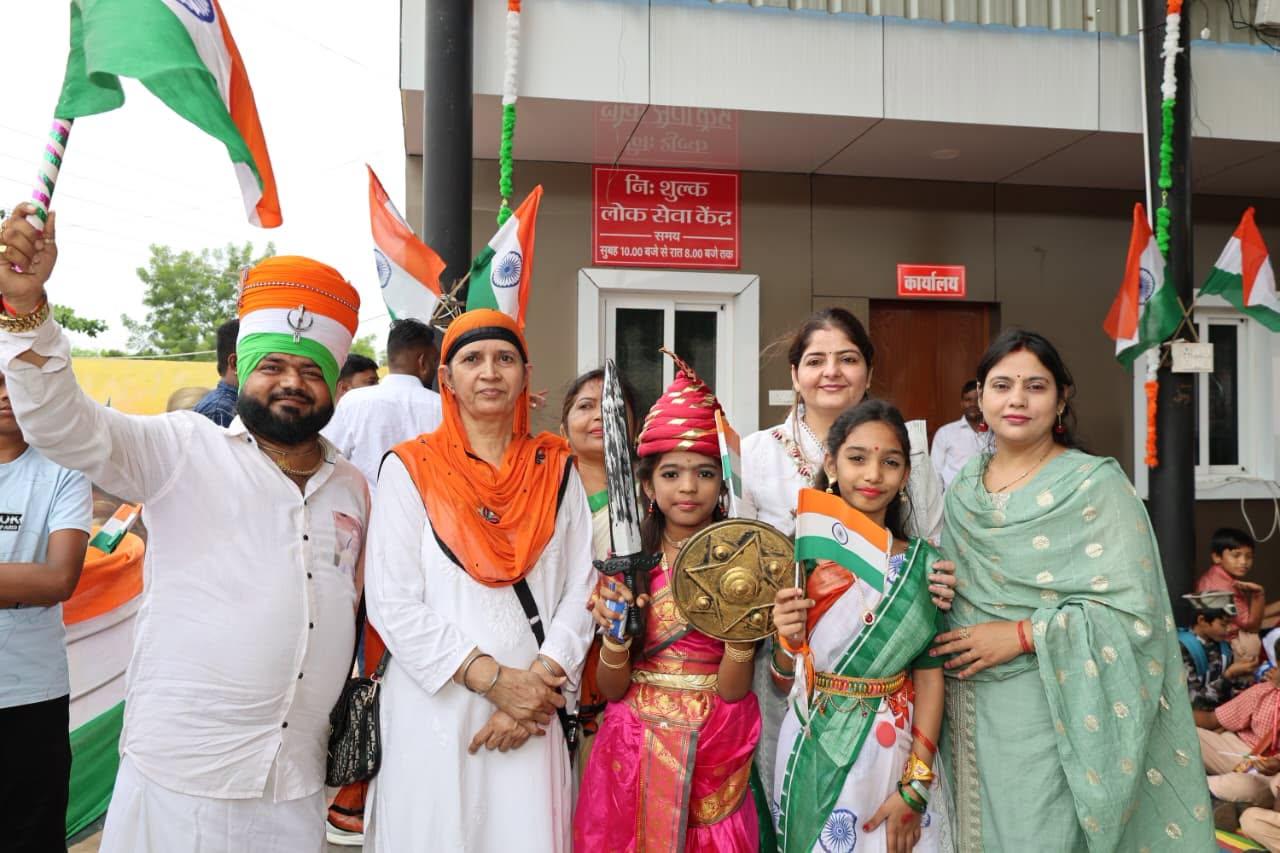 वीरा के अंगना में लहराया 100 फीट ऊंचा तिरंगा, इंद्रजीत सिंह छोटू ने दिया देशभक्ति का संदेश...
