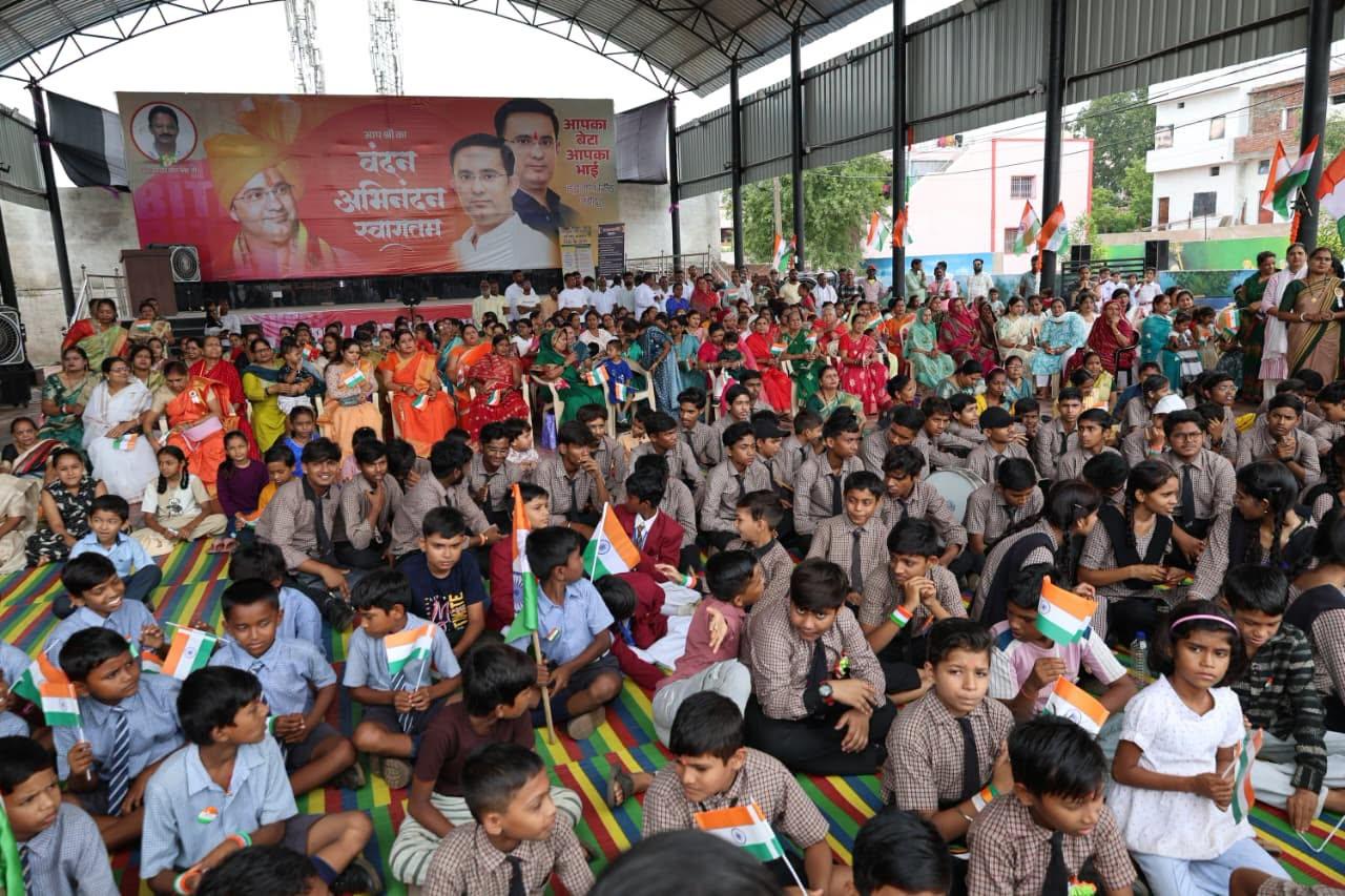 वीरा के अंगना में लहराया 100 फीट ऊंचा तिरंगा, इंद्रजीत सिंह छोटू ने दिया देशभक्ति का संदेश...