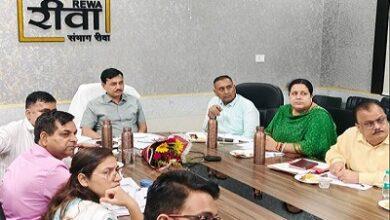 दुधारू पशुओं में नस्ल सुधार कर दुग्ध उत्पादन में वृद्धि करें - कमिश्नर शीलेंद्र सिंह