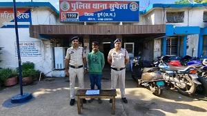 एसी मरम्मत के बहाने घर से आभूषण चोरी करने वाला आरोपी गिरफ्तार... 1 एसी मरम्मत के बहाने घर से आभूषण चोरी करने वाला आरोपी गिरफ्तार...