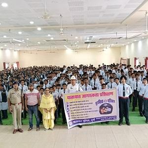 ऑपरेशन विश्वास" के तहत नाबालिक बच्चों एवं अभिभावकों को जागरूक करने चलाये जा रहे यातायात जन -जागरूकता कार्यक्रम के तहत अभियान 1 ऑपरेशन विश्वास" के तहत नाबालिक बच्चों एवं अभिभावकों को जागरूक करने चलाये जा रहे यातायात जन -जागरूकता कार्यक्रम के तहत अभियान