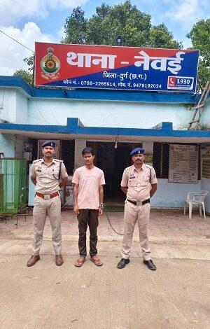 पीड़िता का पीछा कर छेड़छाड़, सोशल मीडिया पर अश्लील एवं आपत्तिजनक सामग्री पोस्ट करने वाला फरार आरोपी हरियाणा के फरीदाबाद से गिरफ्तार 1 पीड़िता का पीछा कर छेड़छाड़, सोशल मीडिया पर अश्लील एवं आपत्तिजनक सामग्री पोस्ट करने वाला फरार आरोपी हरियाणा के फरीदाबाद से गिरफ्तार