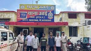 जुआ, सट्टा एवं ऑनलाइन सट्टा के विरुद्ध दुर्ग पुलिस का व्यापक अभियान, वर्ष 2026 में 120 प्रकरणों में 477 आरोपी गिरफ्तार...