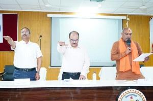 दुर्ग ग्रामीण विधायक ललित चंद्राकर जी की उपस्थिति में डॉ. सर्वपल्ली राधाकृष्णन सभागार साइंस कॉलेज दुर्ग से ‘नशा मुक्त युवा विकसित भारत संकल्प अभियान’ का शुभारंभ