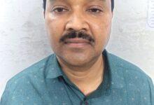 हेमचंद यादव विश्वविद्यालय की दैनिक वेतनभोगी महिला कर्मचारी के वेतन से ₹1,49,384/- के गबन के मामले में कुलसचिव गिरफ्तार