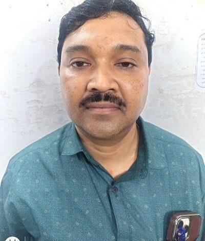 हेमचंद यादव विश्वविद्यालय की दैनिक वेतनभोगी महिला कर्मचारी के वेतन से ₹1,49,384/- के गबन के मामले में कुलसचिव गिरफ्तार