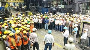 बार एवं रॉड मिल में कैपिटल रिपेयर के शुभारंभ पर कार्यपालक निदेशक (संकार्य) का "सुरक्षा संवाद