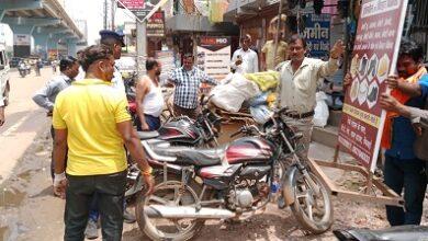 भिलाई में फुटपाथ पर अवैध कारोबार के खिलाफ निगम की कार्रवाई...
