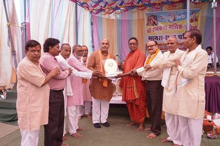 ग्राम अंडा में श्री रामकथा संगोष्ठी एवं गुरु सम्मान समारोह में शामिल हुए विधायक ललित चंद्राकर...