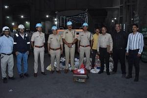 दुर्ग पुलिस द्वारा 66 प्रकरणों में जप्त लगभग 1.20 करोड़ रुपये के मादक पदार्थों का भिलाई इस्पात संयंत्र में विधिसम्मत नष्टीकरण... 1 दुर्ग पुलिस द्वारा 66 प्रकरणों में जप्त लगभग 1.20 करोड़ रुपये के मादक पदार्थों का भिलाई इस्पात संयंत्र में विधिसम्मत नष्टीकरण...