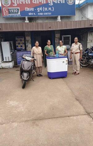 कर्ज की किश्त व ब्याज को लेकर दबाव बनाकर सामान ले जाने वाली दो महिला आरोपी गिरफ्तार