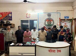वेलनेस स्पा सेंटर की आड़ में देह व्यापार का खुलासा, मैनेजर व महिला दलाल सहित 09 आरोपी गिरफ्तार; 19 मोबाइल, नगदी एवं आपत्तिजनक सामग्री जप्त
