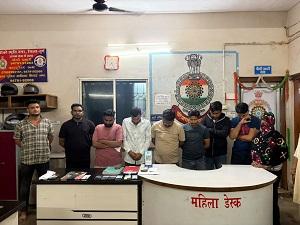 वेलनेस स्पा सेंटर की आड़ में देह व्यापार का खुलासा, मैनेजर व महिला दलाल सहित 09 आरोपी गिरफ्तार; 19 मोबाइल, नगदी एवं आपत्तिजनक सामग्री जप्त 1 वेलनेस स्पा सेंटर की आड़ में देह व्यापार का खुलासा, मैनेजर व महिला दलाल सहित 09 आरोपी गिरफ्तार; 19 मोबाइल, नगदी एवं आपत्तिजनक सामग्री जप्त