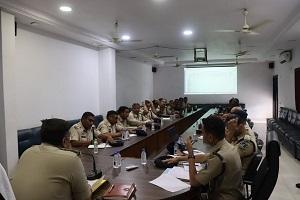 पुलिस उपमहानिरीक्षक /वरिष्ठ पुलिस अधीक्षक दुर्ग द्वारा कंट्रोल रूम सेक्टर-06 में यातायात अधिकारियों की पूर्व में की गई कार्यवाही एवं आगामी कार्ययोजना की समीक्षा बैठक ली गयी।..
