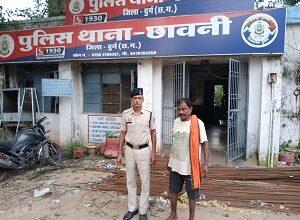 अवैध शराब के परिवहन एवं बिक्री के विरुद्ध दुर्ग पुलिस की लगातार कार्रवाई जारी, 05 प्रकरणों में 06 आरोपी गिरफ्तार....