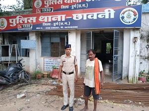 अवैध शराब के परिवहन एवं बिक्री के विरुद्ध दुर्ग पुलिस की लगातार कार्रवाई जारी, 05 प्रकरणों में 06 आरोपी गिरफ्तार....