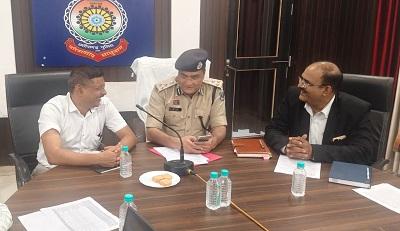 नए कानूनों के प्रभावी अमल की तैयारी तेज, फिंगरप्रिंट और डिजिटल जांच पर दुर्ग पुलिस का फोकस... 1 नए कानूनों के प्रभावी अमल की तैयारी तेज, फिंगरप्रिंट और डिजिटल जांच पर दुर्ग पुलिस का फोकस...