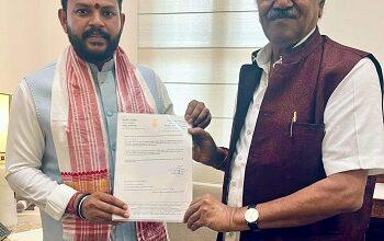 रायपुर एयरपोर्ट को अंतरराष्ट्रीय दर्जा और बिलासपुर एयरपोर्ट के उन्नयन की मांग को लेकर सांसद बृजमोहन अग्रवाल ने केंद्रीय नागरिक उड्डयन मंत्री से की मुलाकात...