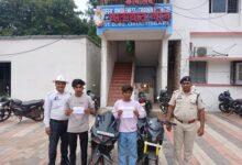 Durg Traffic News: सेंट्रल एवेन्यू पर बाइक से स्टंट करना पड़ा भारी, 2 बाइक जब्त; बिना लाइसेंस युवकों पर ₹12 हजार का चालान