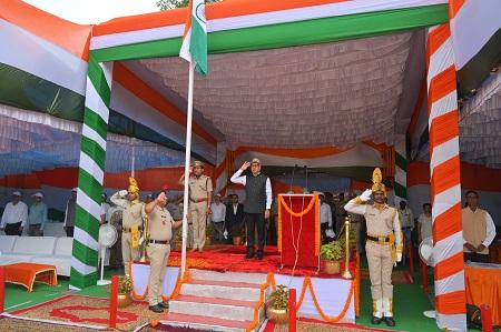 भिलाई इस्पात संयंत्र में धूमधाम से मनाया गया स्वतंत्रता दिवस समारोह, निदेशक प्रभारी चित्त रंजन महापात्र ने किया ध्वजारोहण... 1 भिलाई इस्पात संयंत्र में धूमधाम से मनाया गया स्वतंत्रता दिवस समारोह, निदेशक प्रभारी चित्त रंजन महापात्र ने किया ध्वजारोहण...