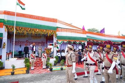 देशभक्ति की भावना व हर्षाेल्लास के साथ जिले में मनाया गया स्वतंत्रता दिवस...
