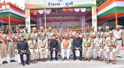 स्वतंत्रता दिवस समारोह में दुर्ग पुलिस के उत्कृष्ट कार्य करने वाले 47 अधिकारी-कर्मचारी सम्मानित... 1 स्वतंत्रता दिवस समारोह में दुर्ग पुलिस के उत्कृष्ट कार्य करने वाले 47 अधिकारी-कर्मचारी सम्मानित...