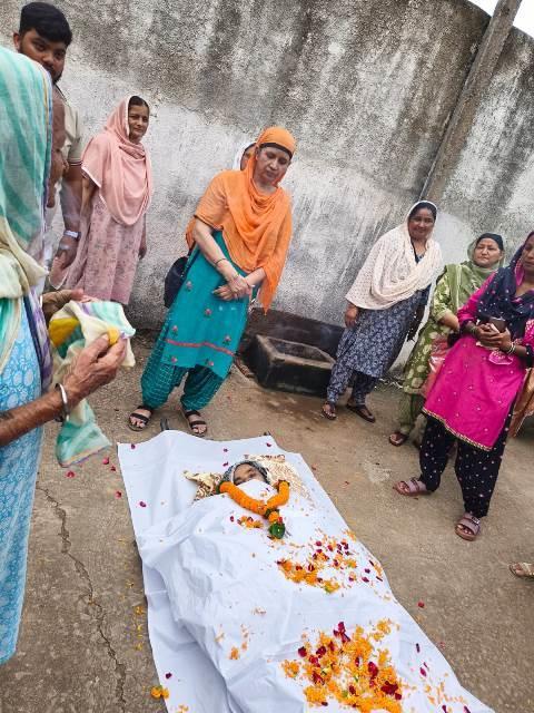 सेवा और संवेदना की मिसाल, अकेली बुजुर्ग महिला को मिला अंतिम सहारा