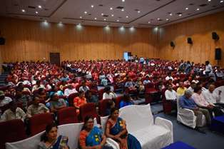 ठेका कर्मियों के मेधावी बच्चों को मिला ‘प्रोत्साहन’, 180 विद्यार्थियों को ₹13.80 लाख के पुरस्कार... 13 ठेका कर्मियों के मेधावी बच्चों को मिला ‘प्रोत्साहन’, 180 विद्यार्थियों को ₹13.80 लाख के पुरस्कार...