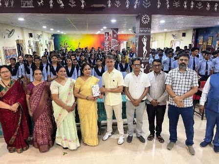 स्कूलों में गढ़ी जा रही भविष्य के उद्यमियों की नींव, विद्यार्थियों को मिला आत्मनिर्भरता का मंत्र...