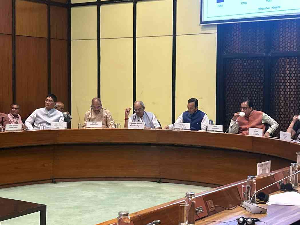 भारत को ग्लोबल मैन्युफैक्चरिंग हब बनाने में भारी उद्योग बनेगा गेमचेंजर: बृजमोहन अग्रवाल...