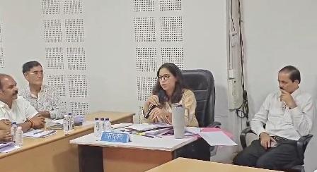 भिलाई निगम सामान्य सभा की बैठक सभागार कक्ष में विकास प्रस्तावों पर लगी मुहर... 9 भिलाई निगम सामान्य सभा की बैठक सभागार कक्ष में विकास प्रस्तावों पर लगी मुहर...