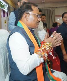 विशेष लेख : महतारी के आशीष से, राखी के विश्वास से मुख्यमंत्री के नेतृत्व में महिलाओं के सम्मान, स्वावलंबन और आर्थिक सशक्तिकरण की दिशा में निरंतर पहल... 8 विशेष लेख : महतारी के आशीष से, राखी के विश्वास से मुख्यमंत्री के नेतृत्व में महिलाओं के सम्मान, स्वावलंबन और आर्थिक सशक्तिकरण की दिशा में निरंतर पहल...