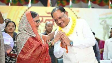 विशेष लेख : महतारी के आशीष से, राखी के विश्वास से मुख्यमंत्री के नेतृत्व में महिलाओं के सम्मान, स्वावलंबन और आर्थिक सशक्तिकरण की दिशा में निरंतर पहल...