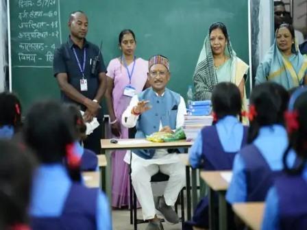 नक्सलमुक्त क्षेत्रों में शिक्षा की नई भोर...