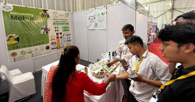 विशेष लेख : जंगल की महक से बाजार की पहचान तक पहुंचा महुआ...