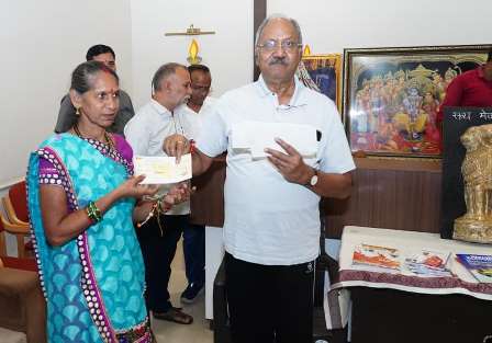 जनसेवा को बनाया संबल, 140 जरूरतमंदों को सांसद द्वारा मिली 21 लाख रुपये की सहायता...