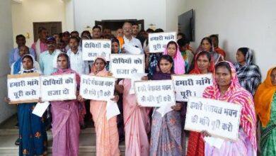 घोतिमटोला में पंचायत भवन को लेकर ग्रामीणों का मोर्चा, सांसद बृजमोहन अग्रवाल से निष्पक्ष जांच की गुहार...