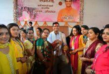 राखियों से सजा विधायक देवेंद्र यादव का रक्षाबंधन, हजारों बहनों ने बांधा भाईचारे का धागा