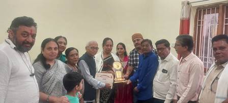 शिक्षक दिवस पर सम्मानित हुए गुरुजन, राष्ट्रीय सर्व ब्राह्मण समाज ने घर पहुंचकर जताया आभार...