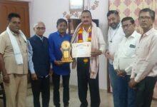 शिक्षक दिवस पर सम्मानित हुए गुरुजन, राष्ट्रीय सर्व ब्राह्मण समाज ने घर पहुंचकर जताया आभार...