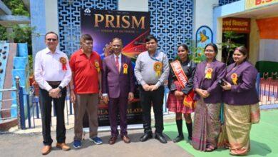 भिलाई विद्यालय में गुरुजनों का अभिनंदन, पहली वार्षिक पत्रिका ‘प्रिज्म’ का हुआ विमोचन... 23 भिलाई विद्यालय में गुरुजनों का अभिनंदन, पहली वार्षिक पत्रिका ‘प्रिज्म’ का हुआ विमोचन...