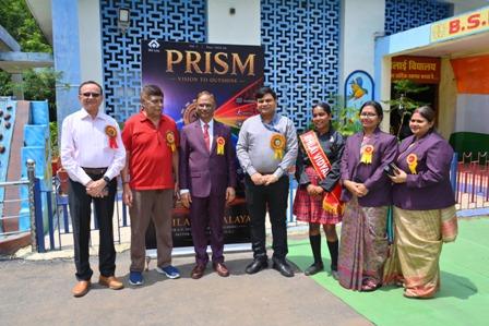 भिलाई विद्यालय में गुरुजनों का अभिनंदन, पहली वार्षिक पत्रिका ‘प्रिज्म’ का हुआ विमोचन...
