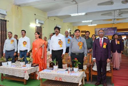 भिलाई विद्यालय में गुरुजनों का अभिनंदन, पहली वार्षिक पत्रिका ‘प्रिज्म’ का हुआ विमोचन...