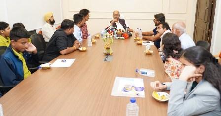 जूनियर नेशनल स्विमिंग चैंपियनशिप में छत्तीसगढ़ के तैराकों का शानदार प्रदर्शन, सांसद बृजमोहन अग्रवाल ने बढ़ाया हौसला... 5 जूनियर नेशनल स्विमिंग चैंपियनशिप में छत्तीसगढ़ के तैराकों का शानदार प्रदर्शन, सांसद बृजमोहन अग्रवाल ने बढ़ाया हौसला...