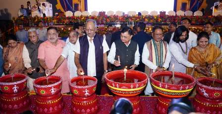 आधुनिक भारत के विश्वकर्मा हैं प्रधानमंत्री नरेंद्र मोदी: बृजमोहन अग्रवाल... 9 आधुनिक भारत के विश्वकर्मा हैं प्रधानमंत्री नरेंद्र मोदी: बृजमोहन अग्रवाल...